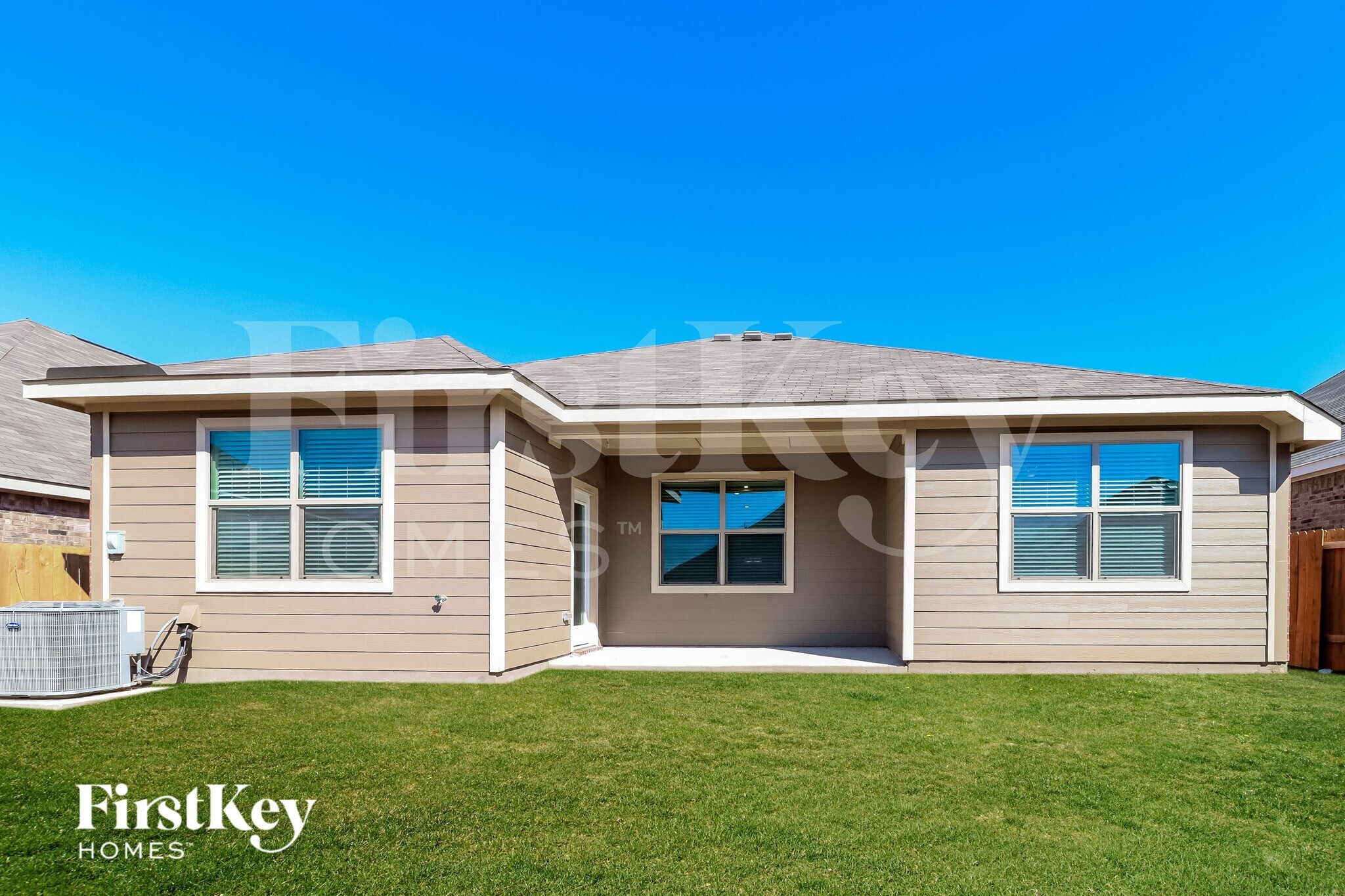 Building Photo - 7500 Pleasant Oaks St