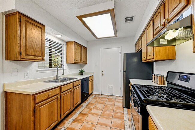 Building Photo - 7403 Dallas Dr