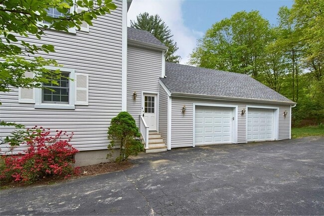 Building Photo - 50 Kisco Park Dr