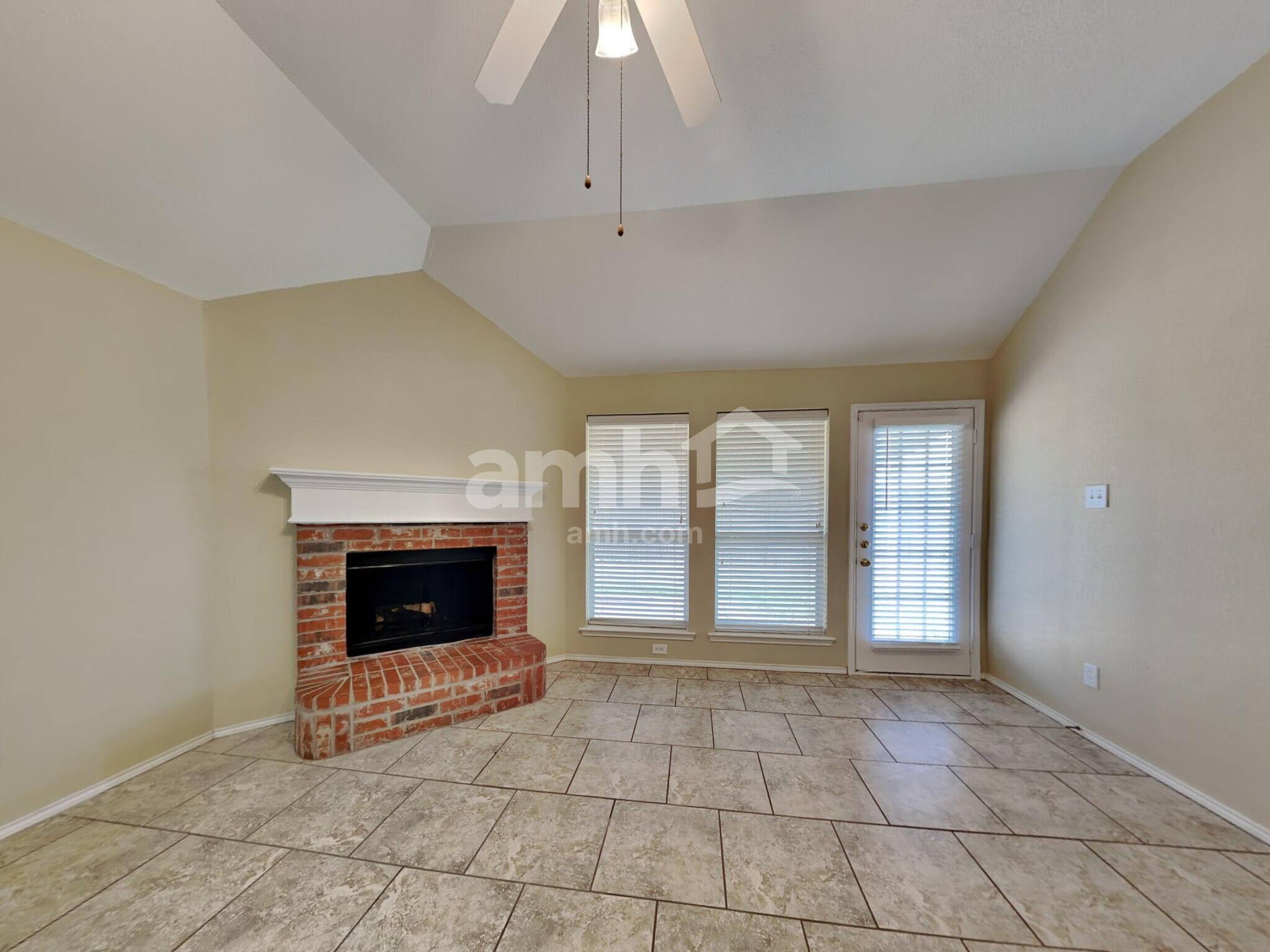 Building Photo - 9812 Sparrow Hawk Ln