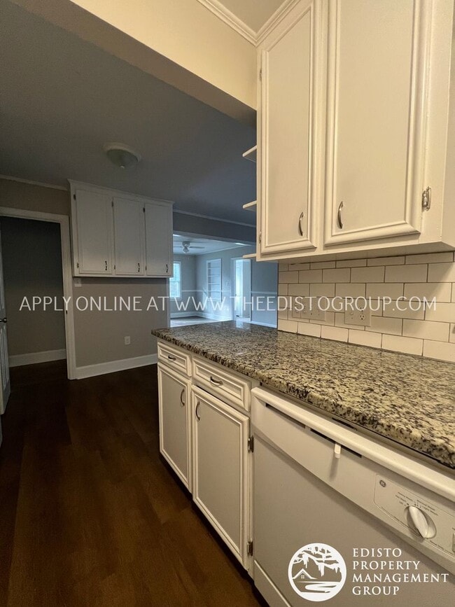 Building Photo - Renovated 3-Bedroom, 2-Bathroom Home with ...
