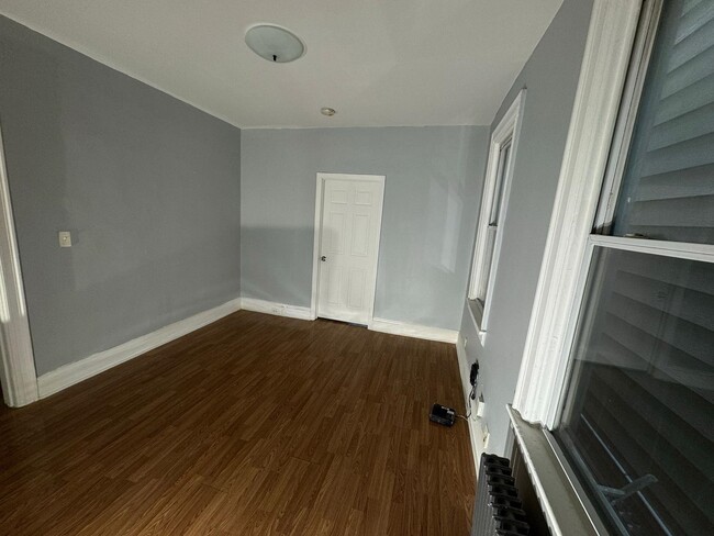 Building Photo - 136 W 30th St