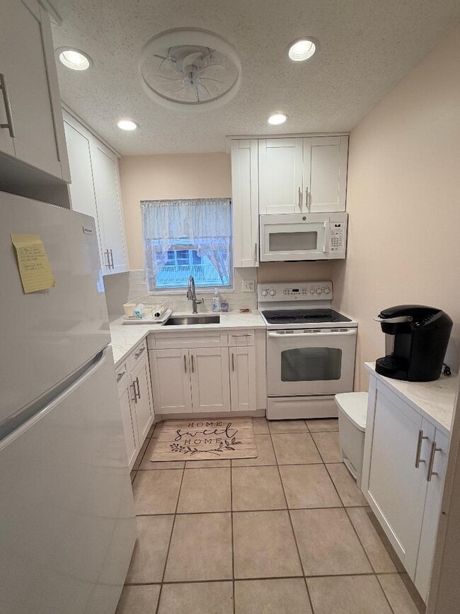 Building Photo - 638 Snug Harbor Dr