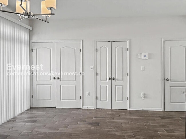 Building Photo - 10612 Presidential Pkwy