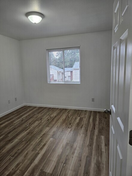 Building Photo - 2413 Conger Ave NW
