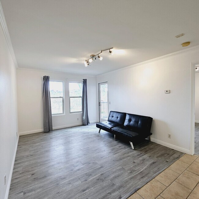 Living Room - 3448 Hathaway Ave