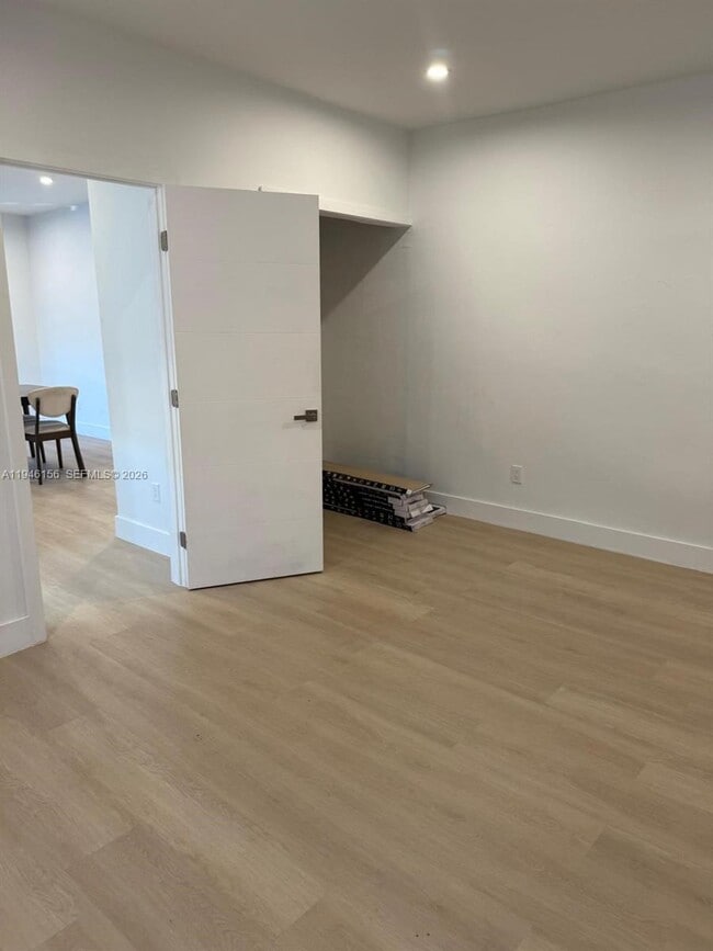 Building Photo - 21 NE 48th St