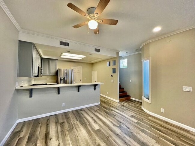 Building Photo - VIEWS VIEWS VIEWS From This Townhome With ...