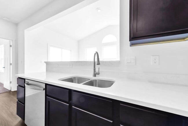 Building Photo - 4347 Pummelo Dr