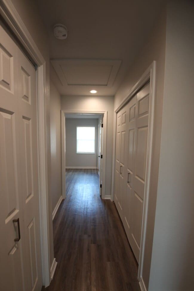 Building Photo - Stunning 2 Bed 2.5 Bath 1 Car Garage Townhome in Tyler!
