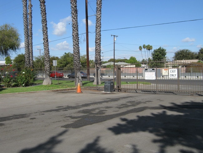 Building Photo - Knott Victoria Apartments, L.L.C.