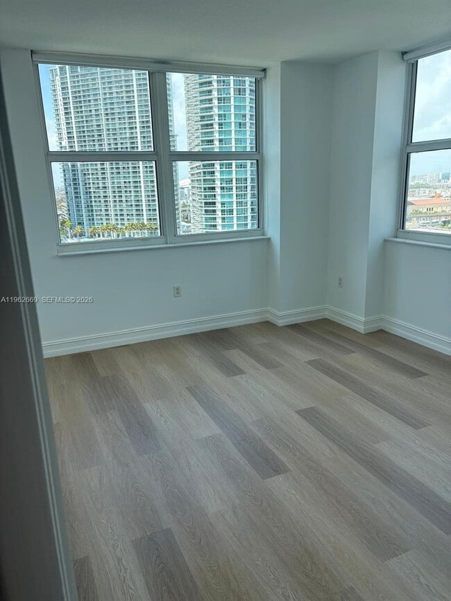 Building Photo - 31 SE 5th St