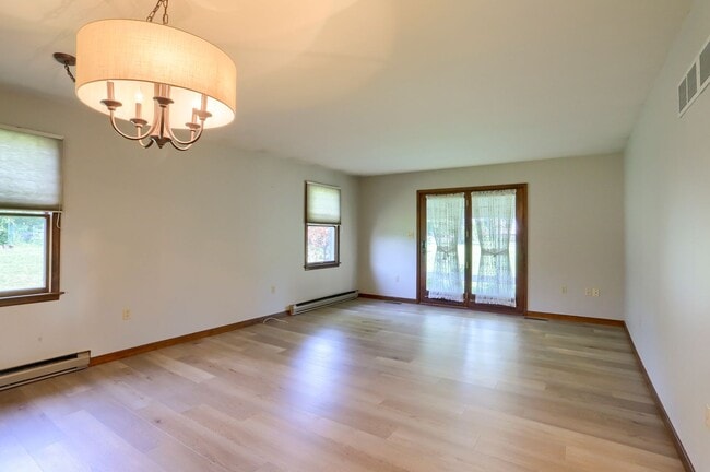 Building Photo - 4912 Follins Ct