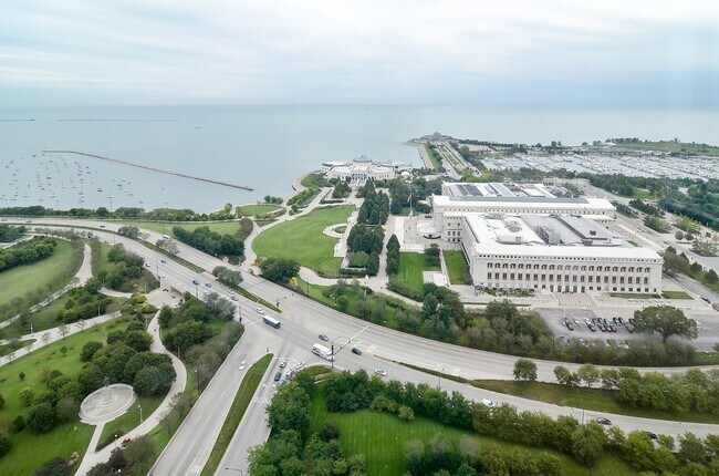 Building Photo - 1211 S Prairie Ave