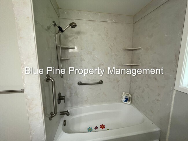 Building Photo - 505 Sykes Dr