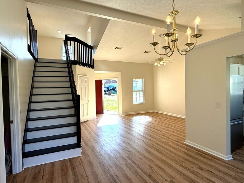 Building Photo - 2128 Candlebrook Ct