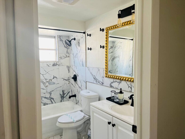 Building Photo - 5544 Baroque Dr