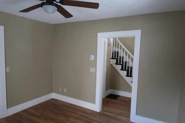 Building Photo - 5 Green St