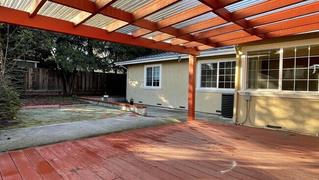 Building Photo - 960 Branham Ln