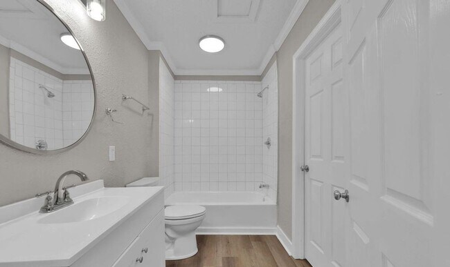 Building Photo - Charming 2-Bed, 1-Bath House