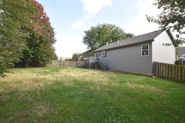 Building Photo - Three Bedroom House in Platte City