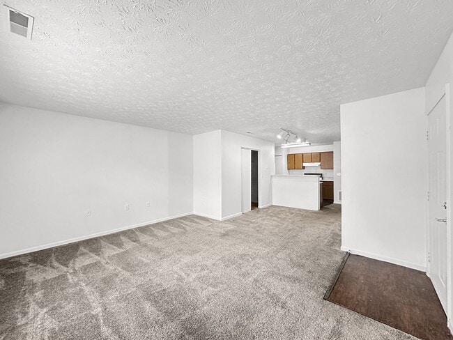 Building Photo - Battle Creek 3 Bedroom / 2 Bath Apartment ...