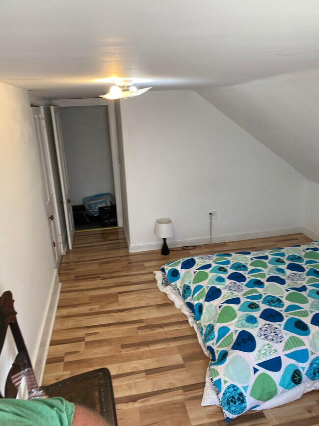 Building Photo - 17 Hanson St