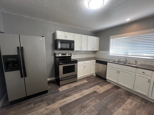 Building Photo - 4 Bed 1.5 Bath in Prime Bench Location!