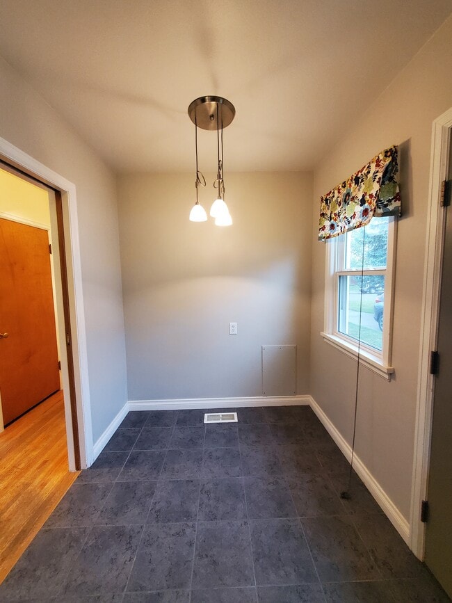 Building Photo - 3408 3rd Ave S