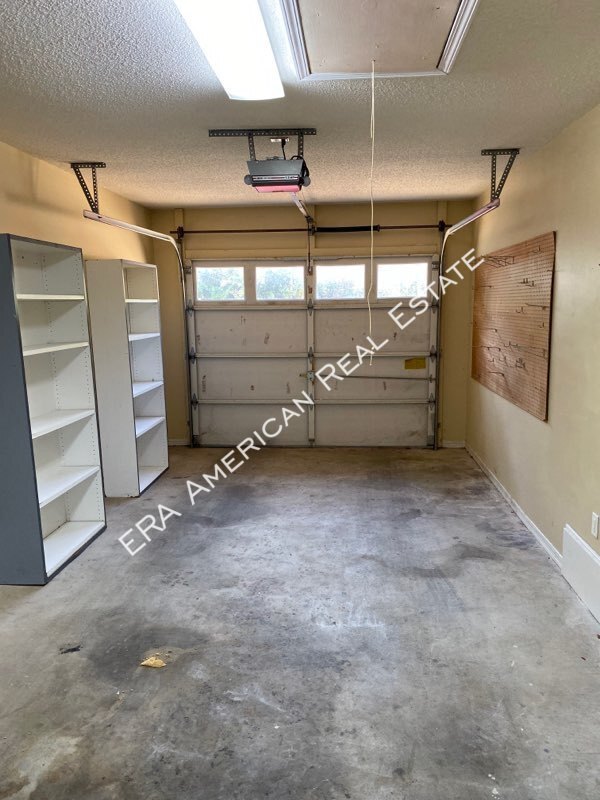 Building Photo - 703 Valley Rd