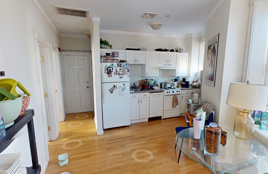 Building Photo - 4 Bishop Allen Dr