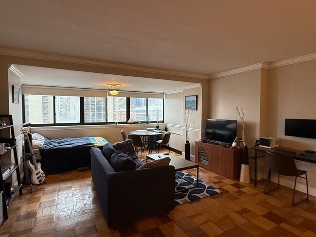 Building Photo - 2 Hawthorne Pl