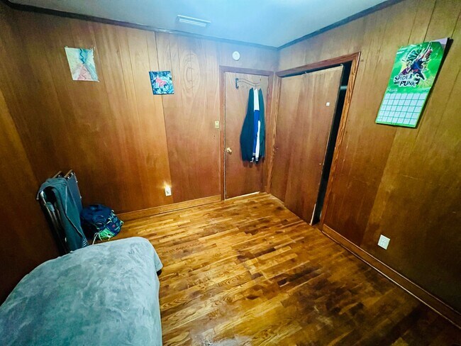 Building Photo - Beautifully Updated 3bdrm/1bth Ranch Style Home Located in the Glen Lea Area!