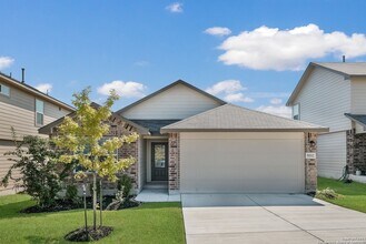 Building Photo - Freshly painted 3 bed 2 bath home!