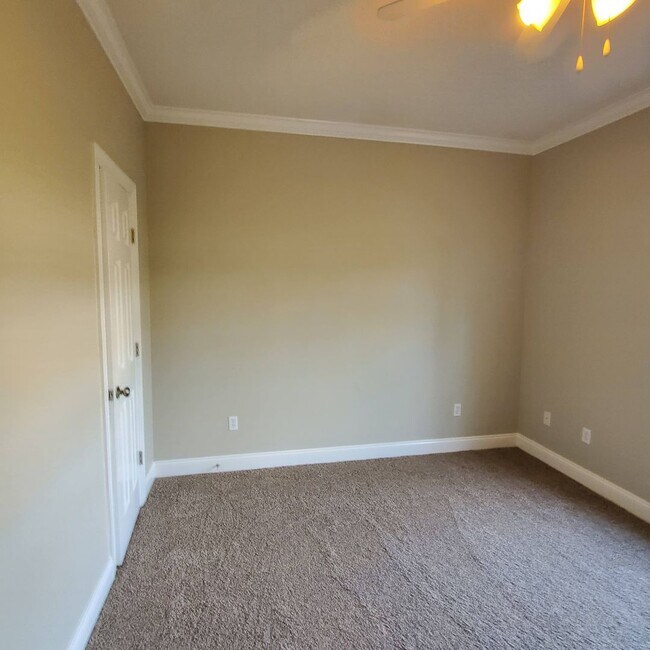 Building Photo - 4014 Liska Cir
