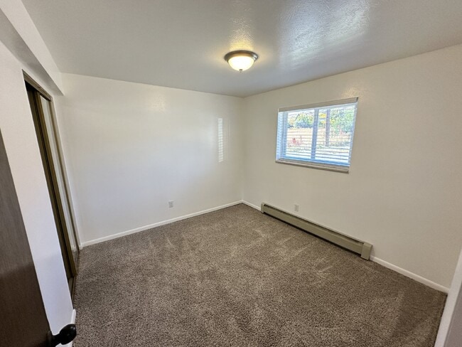 Building Photo - "Charming 3-Bedroom Condo with Hardwood Floors & 2 Full Baths in Golden, CO!"