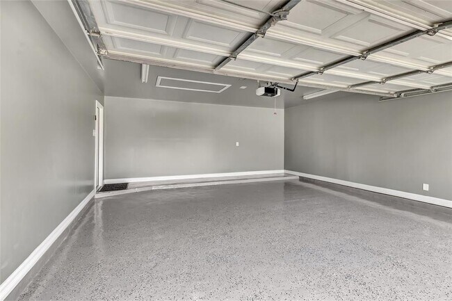 Building Photo - 15814 Finwood Ln
