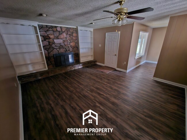 Building Photo - 6386 Midsummer Way