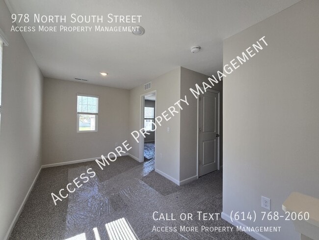 Building Photo - 978 N South St