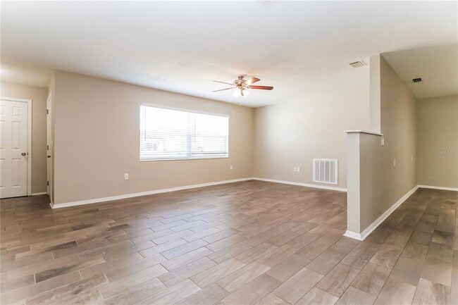 Building Photo - 7525 Foxbloom Dr