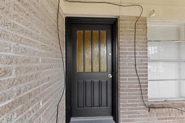 Building Photo - 524 Longridge Dr