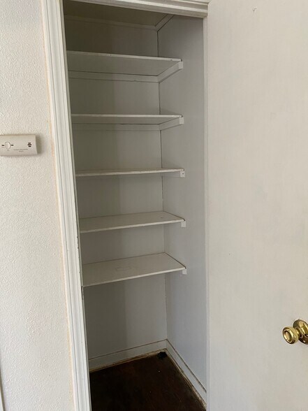 Linen Closet - 822 S Woodland Ave