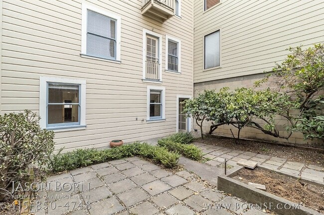 Building Photo - 1720 Lombard St