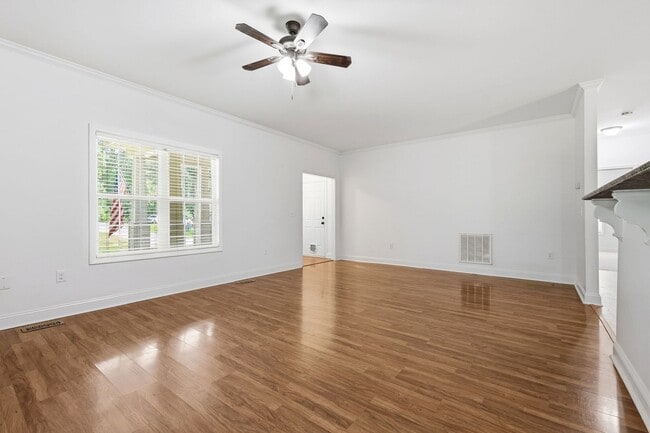 Building Photo - 80 Valor Cir