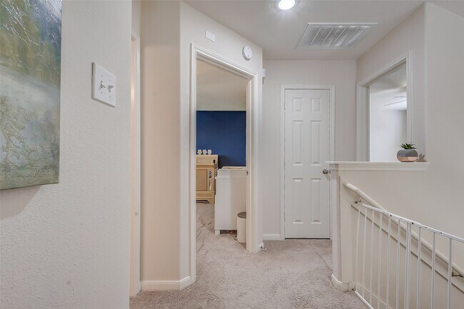 Building Photo - 25311 Sierra Woods Ln