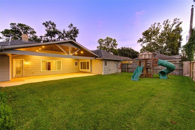 Building Photo - 2523 Anniston Dr