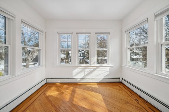 Building Photo - 42 Brookfield Rd