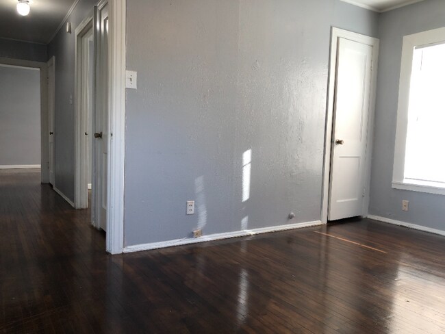 Building Photo - 1425 Daytona Dr