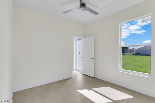 Building Photo - 1827 Embers Pkwy W