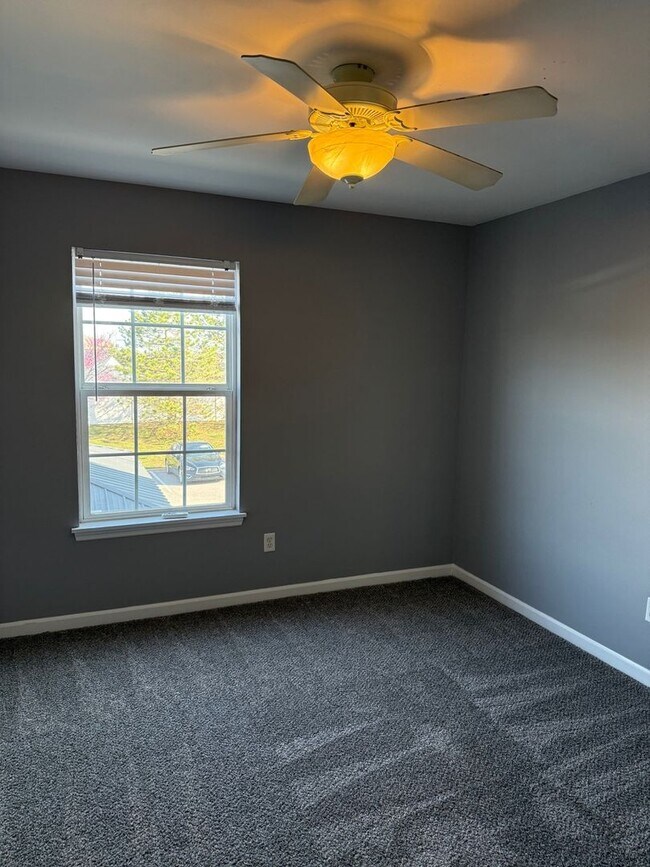 Building Photo - 9200 Spring Creek Ln